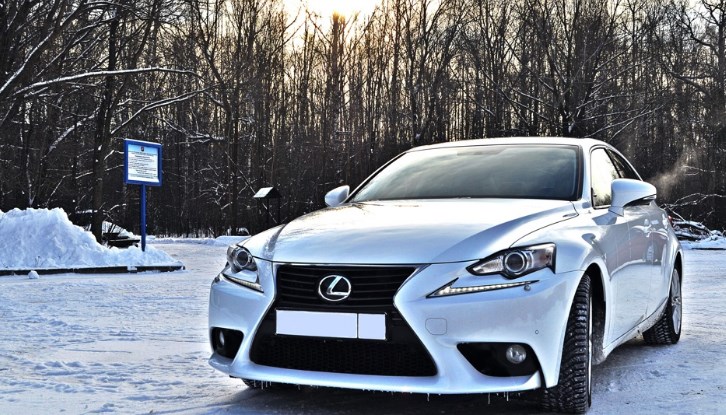  Камеры заднего вида на Lexus IS250